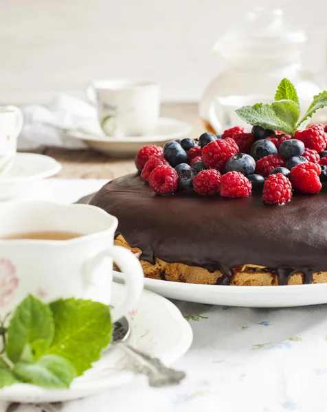 Cake with berries. Selective focus — Stock Photo, Image