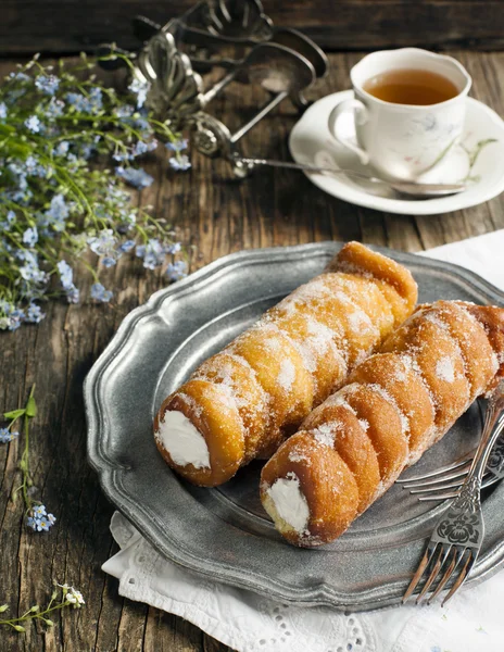 Deep-fried pastry filled with cream — Stock Photo, Image