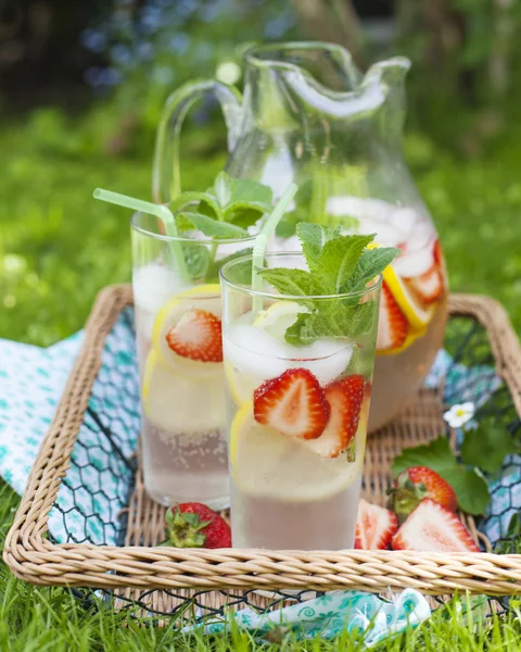 Strawberry lemonade. Selective focus — Stock Photo, Image