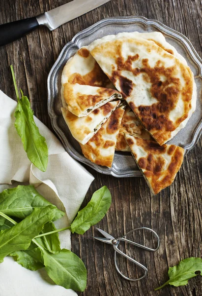 Pane piatto fatto in casa con acetosa — Foto Stock