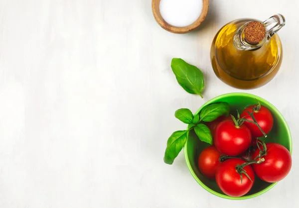 Tomato Basil Olive Oil White Background Copy Space Top View — Stock Photo, Image