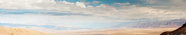 Panorama photo of the great landscape of Death Valley. — Stock Photo, Image