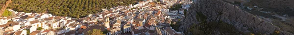 Panoramic photo overviewing the pueblo blanco Montejaque. Mountain village. Malaga. Andalusia. Spain. — Stock Photo, Image