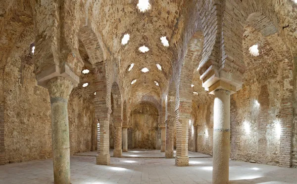 Panoráma fotó a régi Arab fürdőház ronda. Los banos arabes. Malaga. Andalúzia. Spanyolország. — Stock Fotó