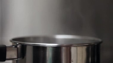 kaynar su ocakta mutfak Buhar.