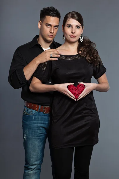 Diverse young couple together. Dressed in black. — Stock Photo, Image