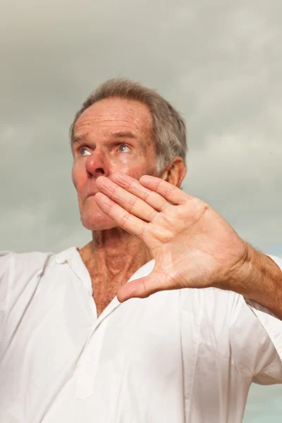 Senior spiritual man dressed in white. — Stock Photo, Image