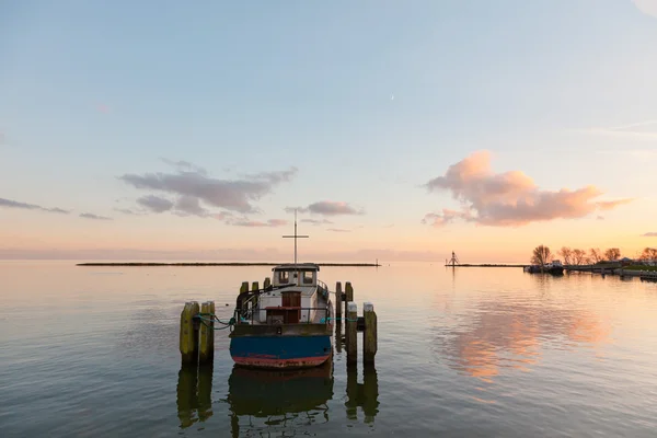 Meer bij zonsondergang. — Stockfoto