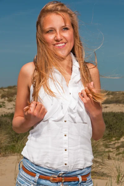 Sommar mode flicka. — Stockfoto