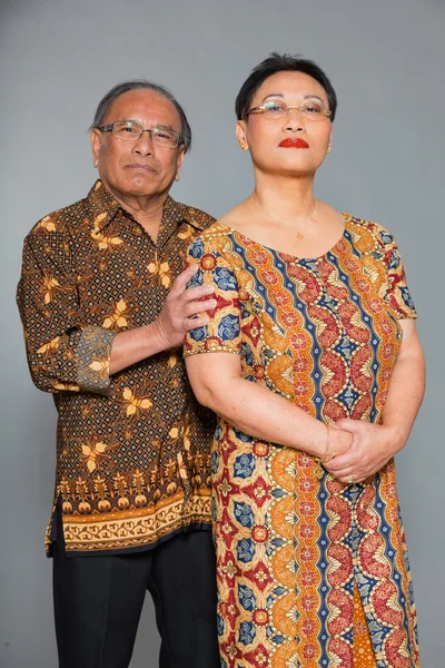 Senior coppia indonesiana innamorata . — Foto Stock