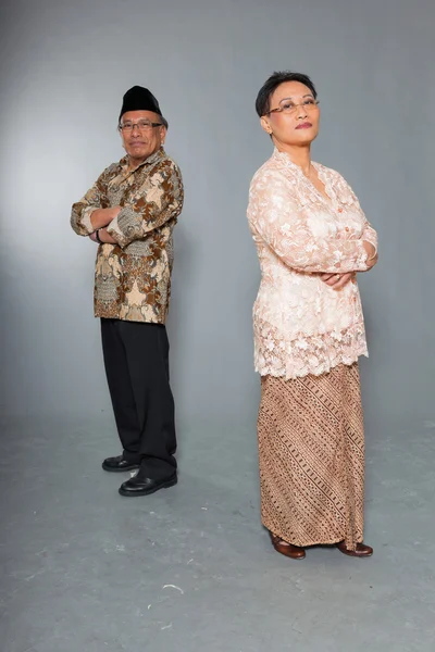 在爱中的高级印尼夫妇. — 图库照片