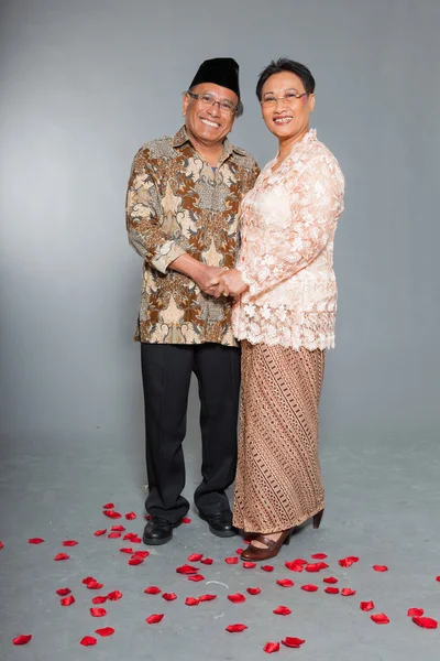 Vezető indonéz pár a szerelem. — Stock Fotó