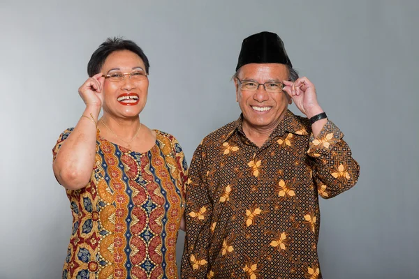 Senior indonesian couple in love. — Stock Photo, Image