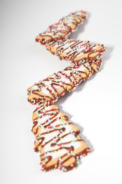 izole üzerine beyaz çikolata Noel kurabiyesi.