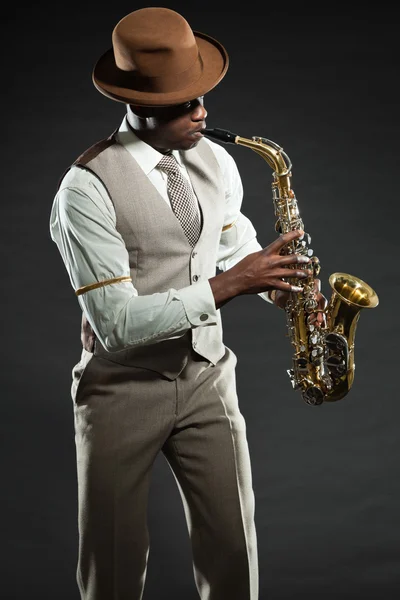 Vintage černé africké americký jazzový saxofonista. — Stock fotografie