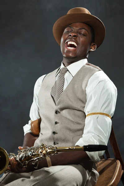 Vintage černé africké americký jazzový saxofonista. — Stock fotografie