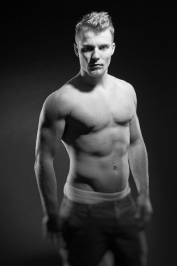kaslı fitness adam.