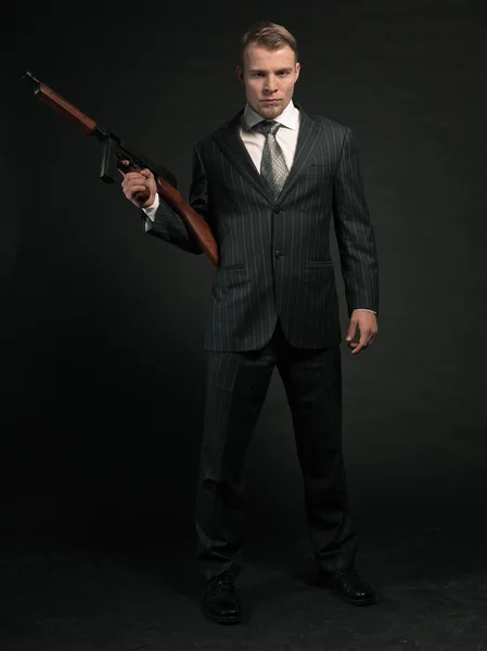 Mafia muž s pistolí. — Stock fotografie