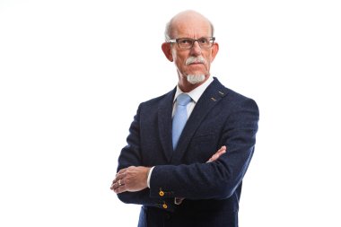 Stüdyo portre active senior iyi giyinmiş emekli adam.