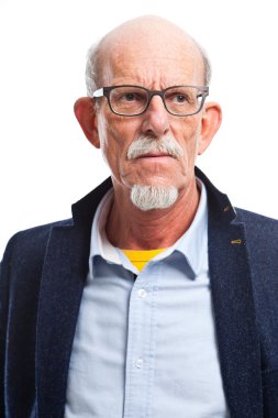 Stüdyo portre active senior iyi giyinmiş emekli adam.