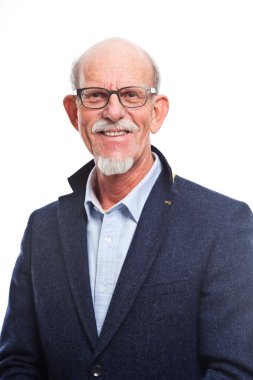 Stüdyo portre active senior iyi giyinmiş emekli adam.