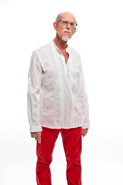 Studiový portrét aktivní senior dobře oblečený muž důchodce. — Stock fotografie