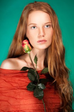 Kızıl saçlı kadın moda Güzellik Portresi.