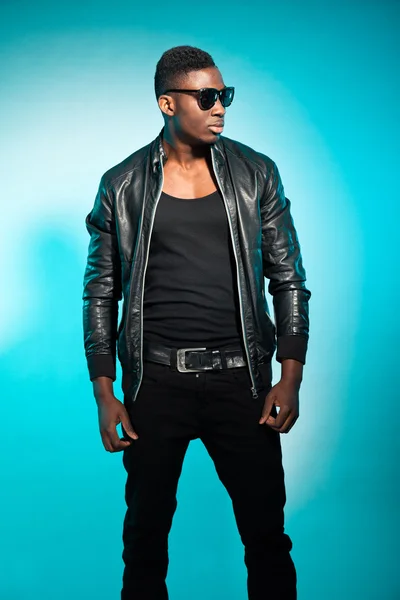 Cool urban stylish black american man. Fashion studio shot. — Stock Photo, Image