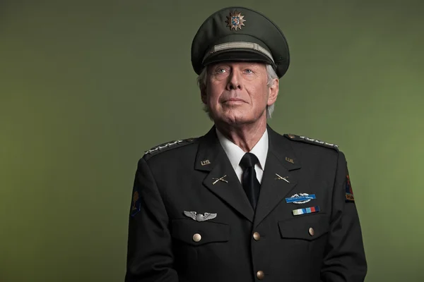 Military general in uniform. Studio portrait. — Stock Photo, Image
