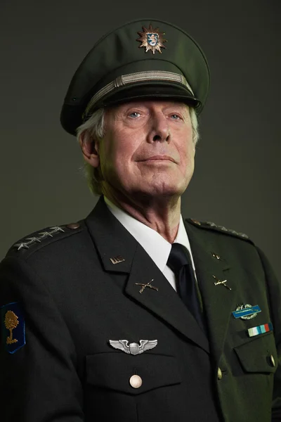 General militar de Estados Unidos en uniforme. Retrato de estudio . —  Fotos de Stock