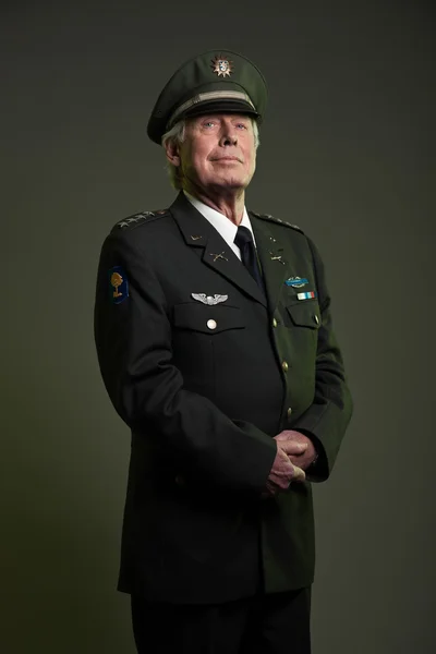 Général militaire américain en uniforme. Portrait studio . — Photo