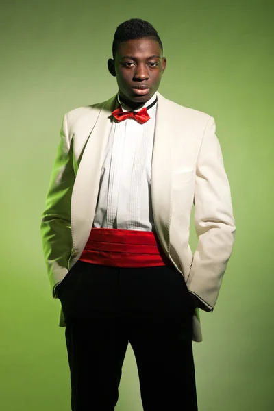 Cool black american man in suit. Fashion studio shot. — Stock Photo, Image