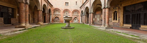 Panorama de la iglesia de Santo Stefano en Bolonia. Europa. Italia . —  Fotos de Stock