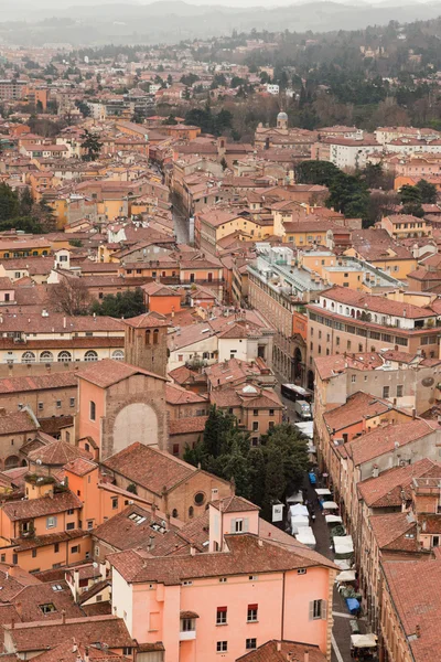 Bologna kuşların görünümü şehri. çatılar. İtalya. Avrupa. — Stok fotoğraf