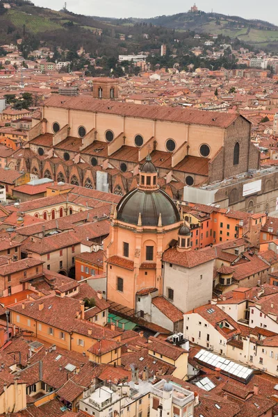 Stadt Bologna Vogelperspektive. Dächer. Italien. Europa. — Stockfoto
