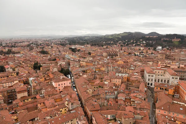 Stad van bologna vogels weergave. daken. Italië. Europa. — Stockfoto