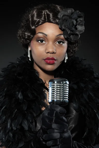 Vintage jazz woman singing. Black african american. — Stock Photo, Image