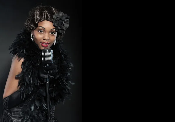 Klasik caz kadının şarkı. siyah Afrika kökenli Amerikalı. kopya alanı. — Stok fotoğraf