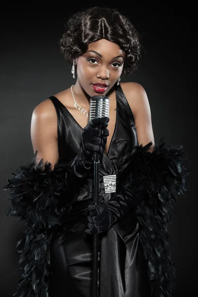 Vintage jazz woman singing. Black african american. — Stock Photo, Image