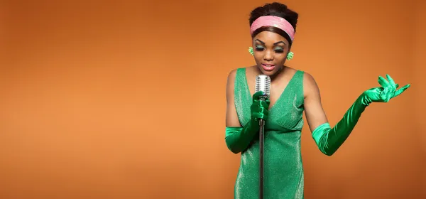 Vintage soul jazz woman singing. Black african american. Copy sp — Stock Photo, Image