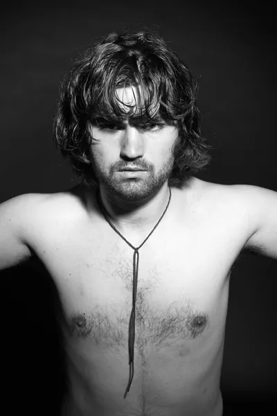 Retrato en blanco y negro del músico de rock psicodélico. Roc. — Foto de Stock