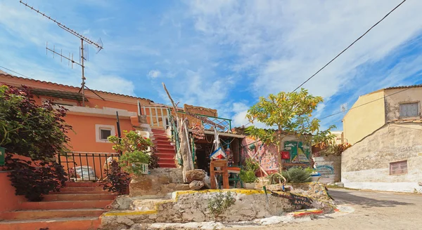 Foto panorámica de casas coloridas en una pequeña ciudad en Corfú islan —  Fotos de Stock