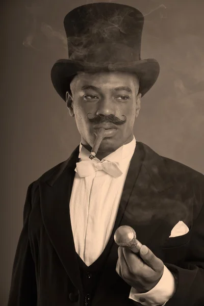 Retro afro americký Dickense scrooge muž s knírkem. nošení b — Stock fotografie
