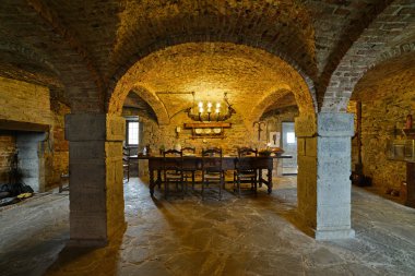 iç kiler kale lavaux-sainte-anne. Rochefort. ard