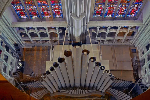 Vista dall'alto dell'organo a canne della chiesa. Cattedrale di Sint Rombout di Mechele — Foto Stock