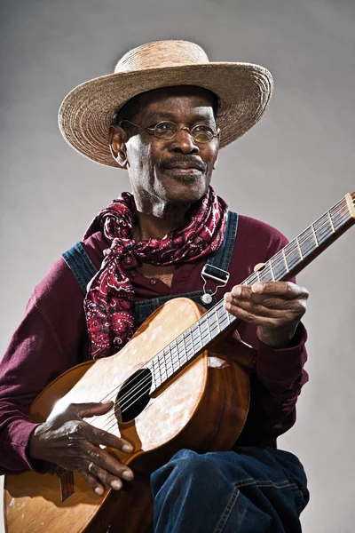 Retro senior afro-americano blues uomo in tempi di schiavitù. Wearin — Foto Stock