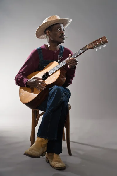 Retro senior afro-americano blues uomo in tempi di schiavitù. Wearin — Foto Stock