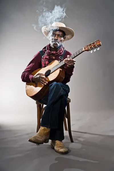 Retro senior afro-americano blues uomo in tempi di schiavitù. Wearin — Foto Stock