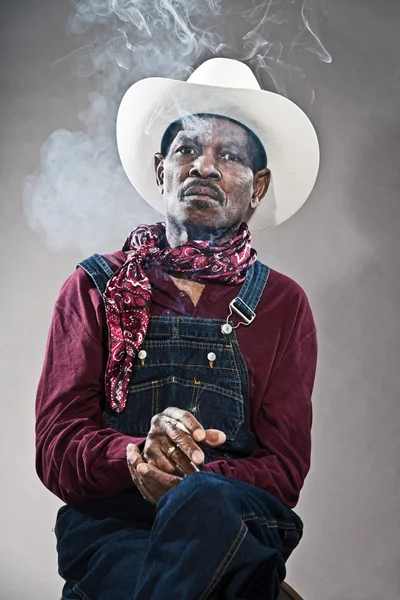 Retro senior afro american blues man in times of slavery. Wearin — Stock Photo, Image