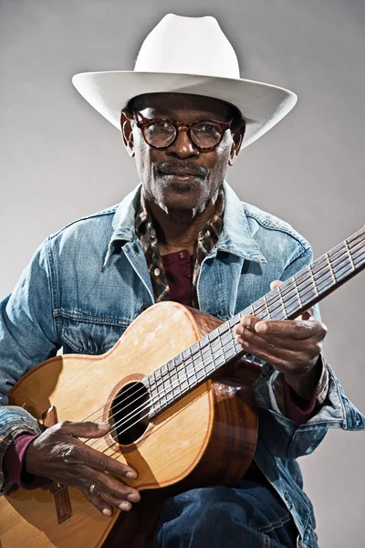 Rétro senior afro-américain blues man en période d'esclavage. Portée — Photo
